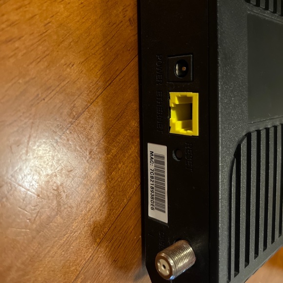 Cisco DPC3008 DOCSIS 3.0 Cable Modem & Power Adapter - Picture 3 of 3